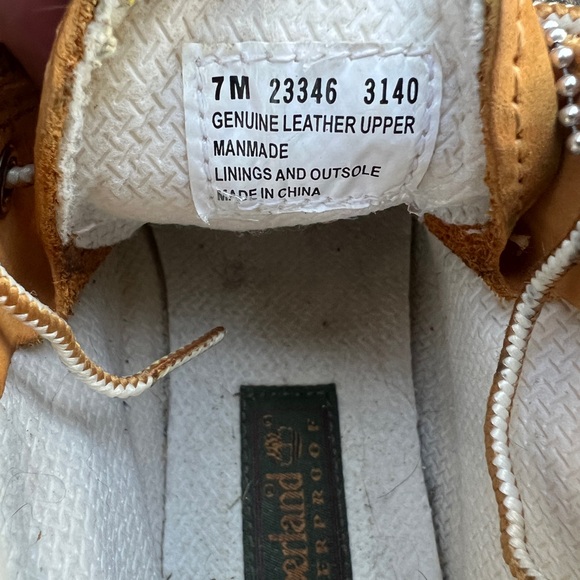 Woman’s Timberlands - Picture 7 of 8